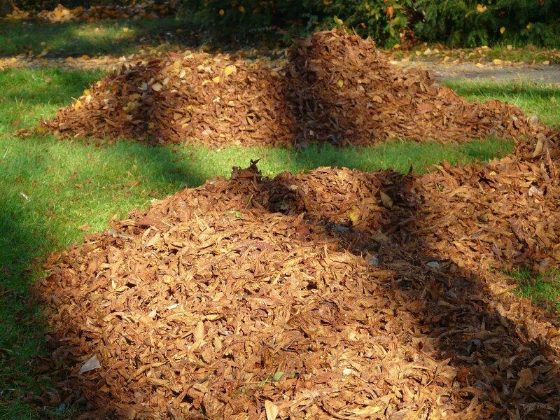 why does mulch smell bad