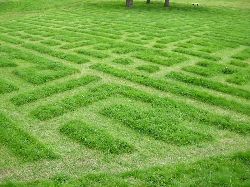 lawn mowing patterns techniques