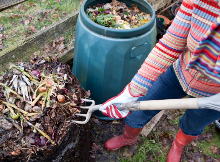 Mixing compost - best worms for composting